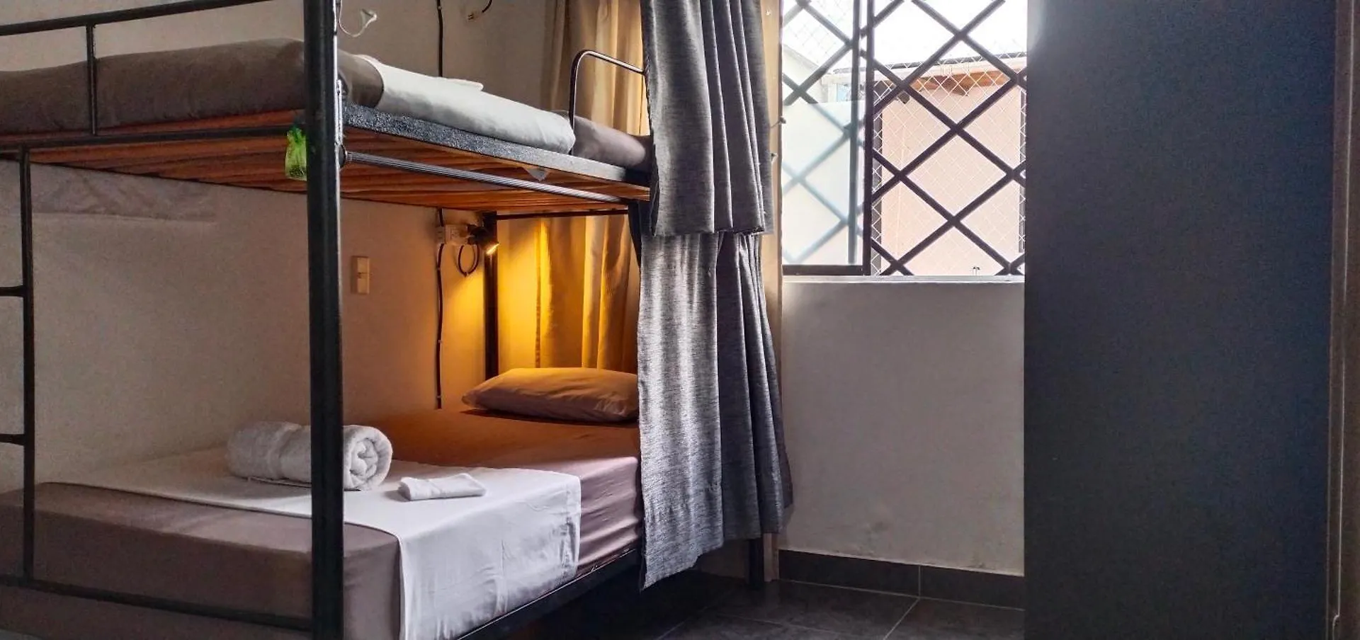 Hostel Metro Floresta Alojamiento Medellin Guest house