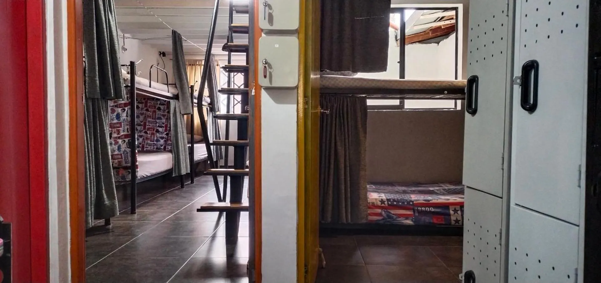 Hostel Metro Floresta Alojamiento Medellin Guest house