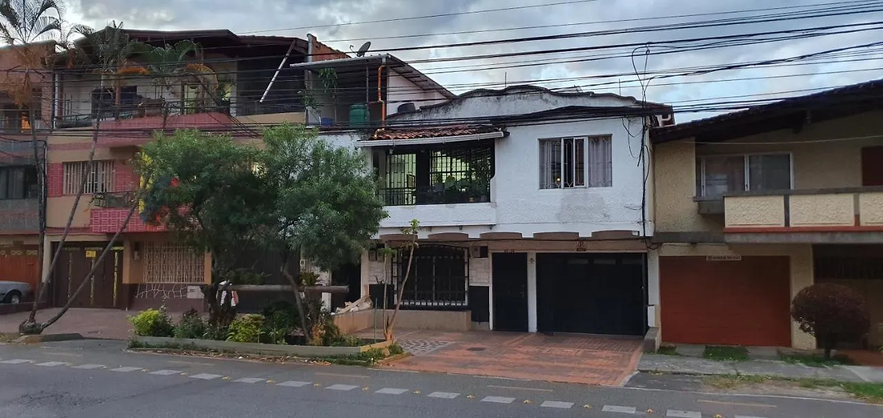 Pensión Alojamiento Metro floresta Medellín